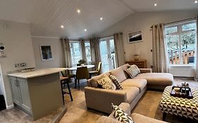Lowena Lodge